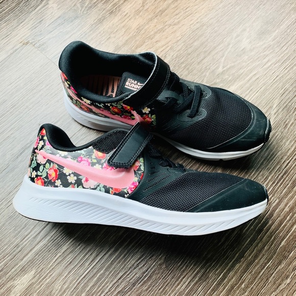 nike star runner floral